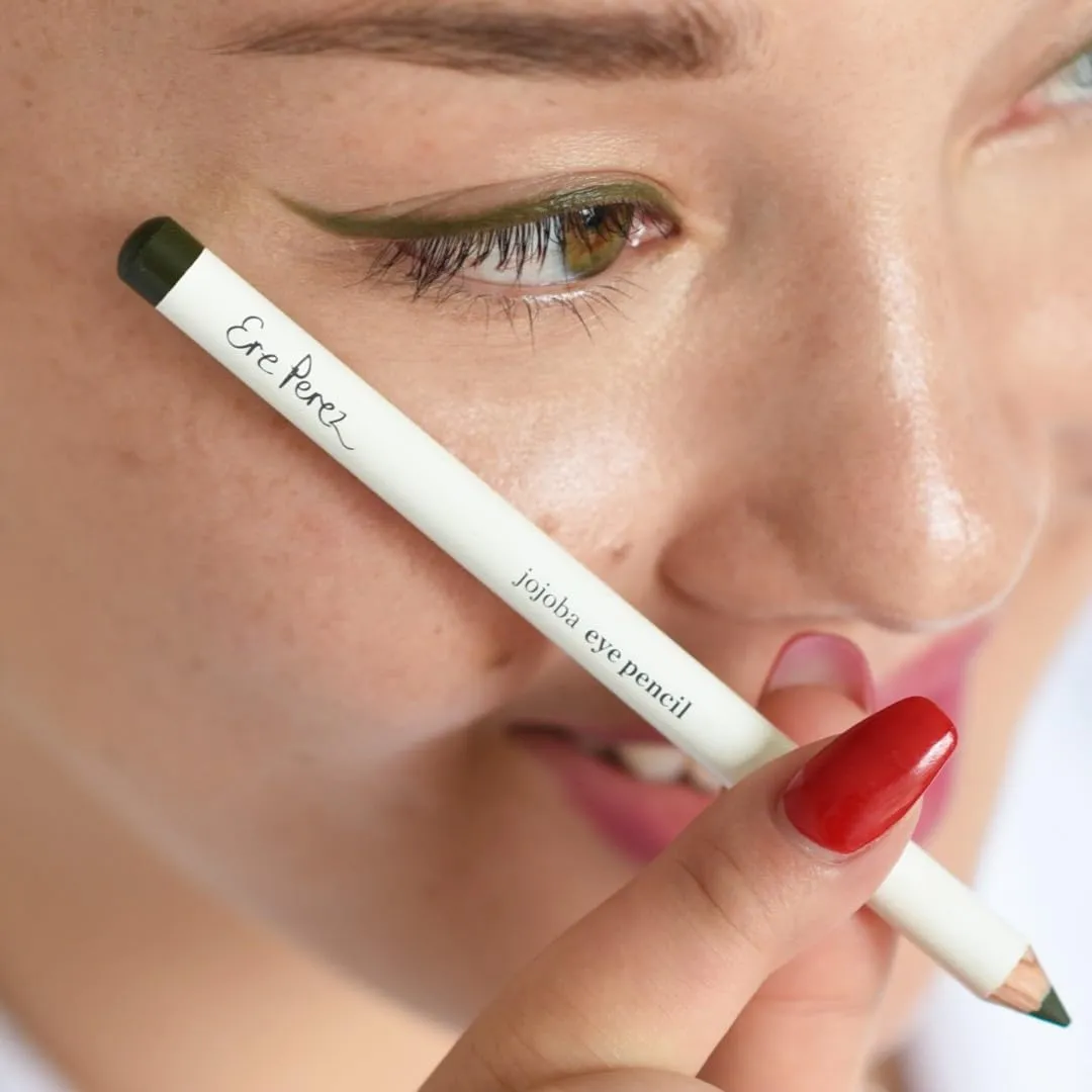 Ere Perez - Natural Jojoba Eye Pencil | Gentle, Soothing, Hydrating, Smooth, Blendable | Coconut Oil, Vitamin E | Vegan, Cruelty-Free, Clean Beauty (Forest)