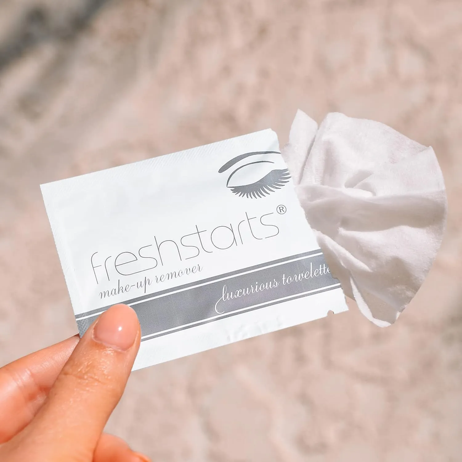 Freshstarts Makeup Remover Facial Cleansing Towelettes - Face Wipes, Facial Skin Care Products - Beauty Essentials, Travel Essentials for Women, Make Up Removers